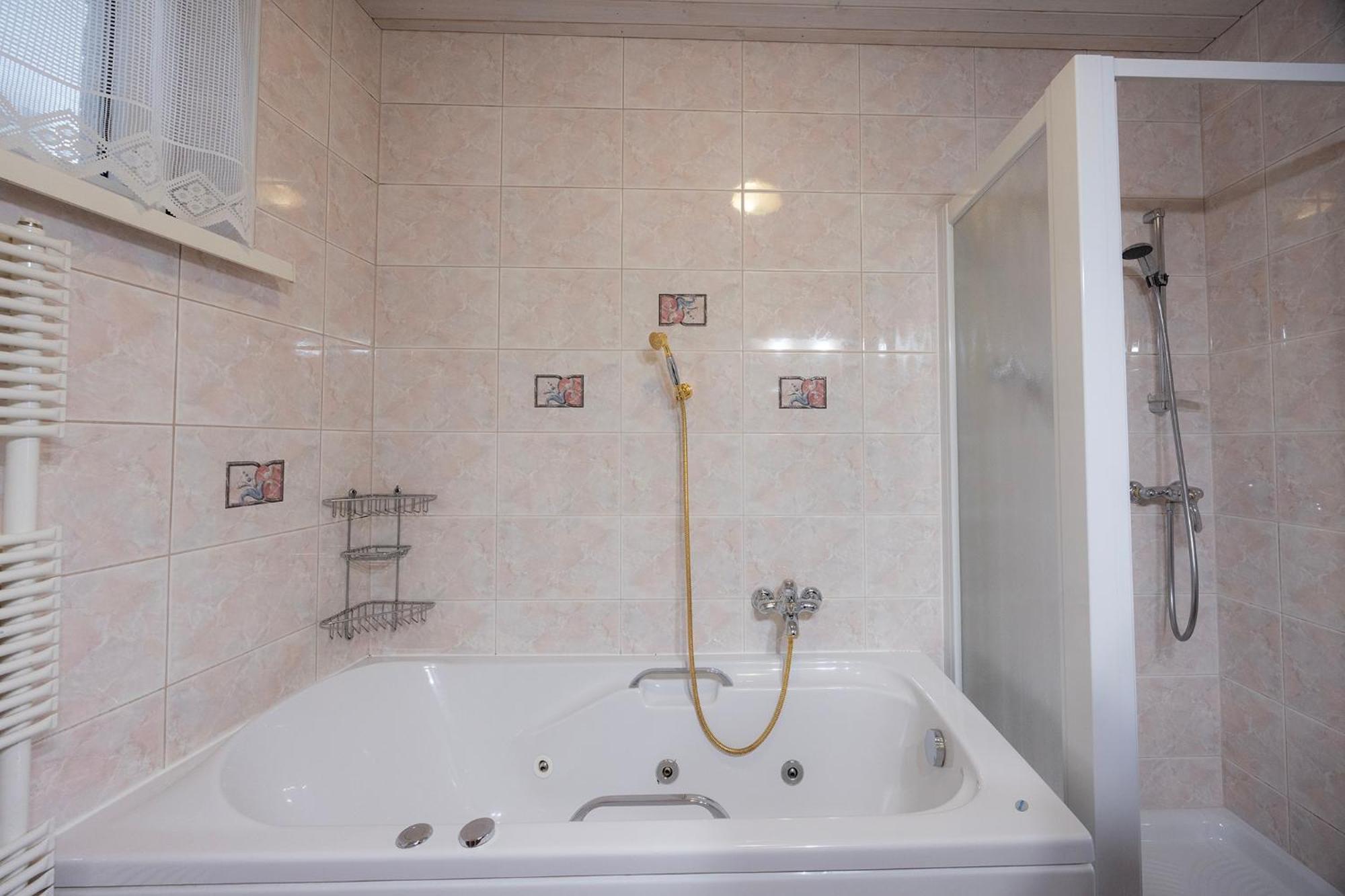 Papas Apartment Lesce  Dış mekan fotoğraf
