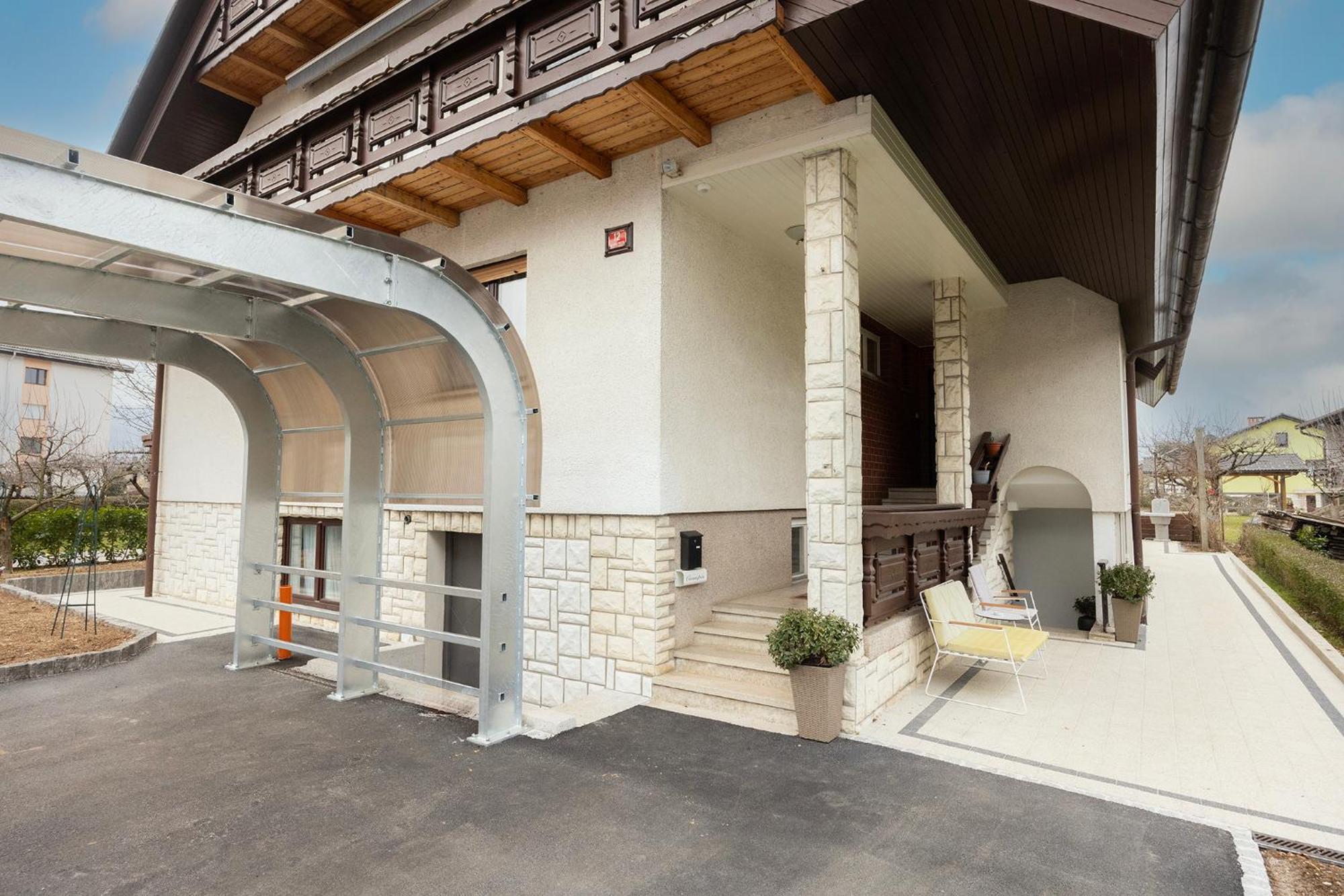Papas Apartment Lesce  Dış mekan fotoğraf